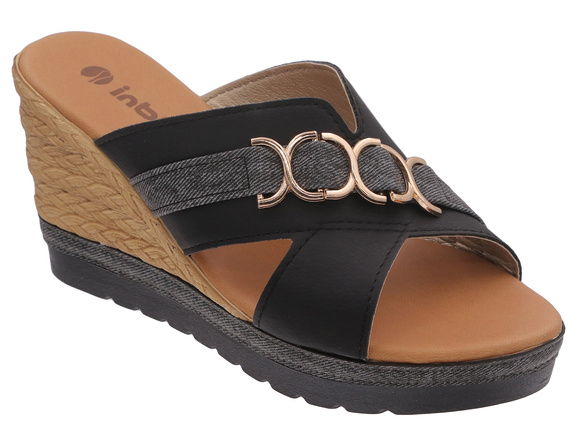 Klapki damskie na koturnie