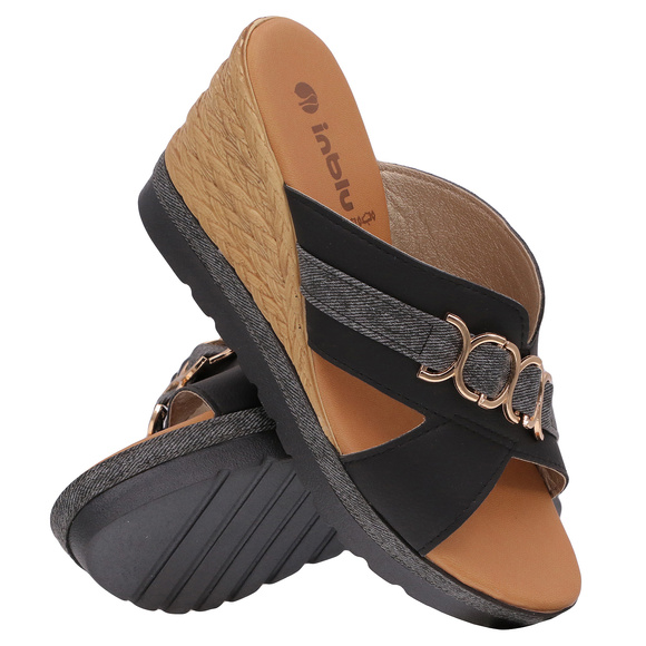 Klapki damskie na koturnie